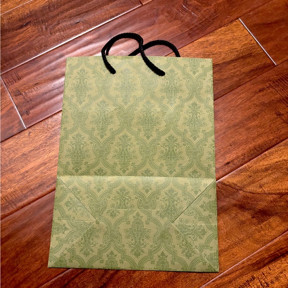Authentic Small Gucci Paper bag - Picture 2 of 4